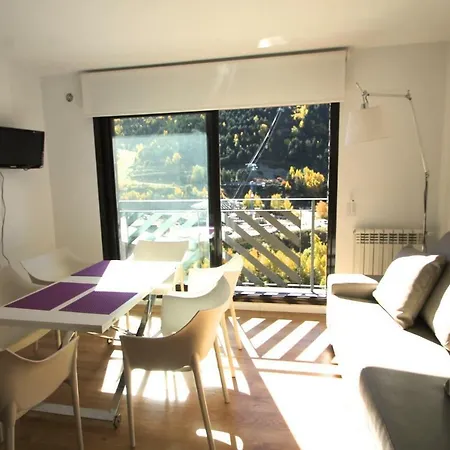 Genciana Estudio En El Tarter, Zona Grandvalira * El Tarter